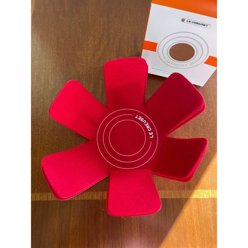 Le Creuset Felt Cookware Protectors Set of 3 Cerise Cherry Red NEW NIB